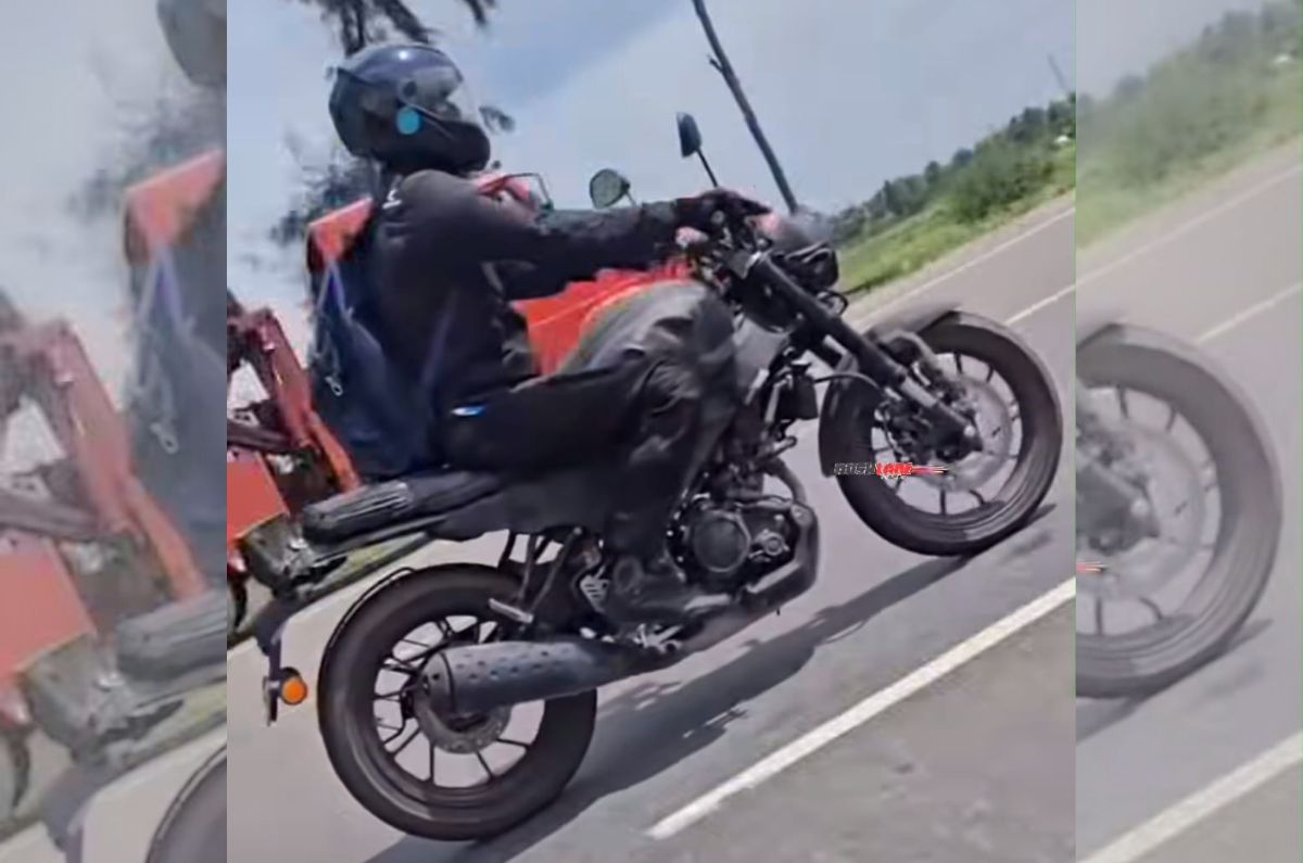 Yamaha XSR155 spied testing riding shot